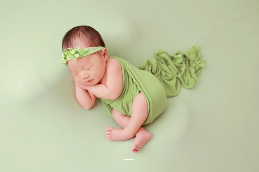 广州代怀试管生子八个月宝宝老是使劲